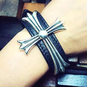 크롬하츠 2022 스텔링 실버 가죽 팔찌 AC455