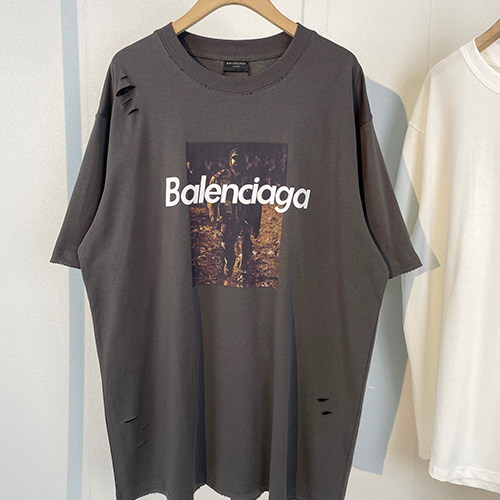 [홍콩명품.BALENCIAGA] 발렌시아가 23SS 로고 그래픽 프린트 반팔 티셔츠 (2컬러), BM5699, TOP, 명품쇼핑몰,의류,무브타임사이트,인터넷쇼핑몰,해외직구