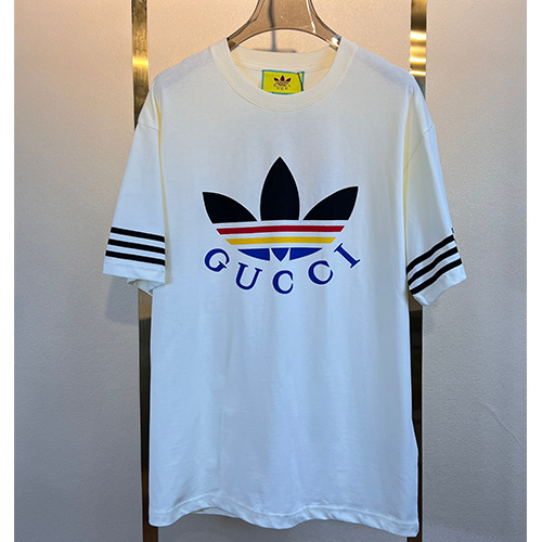 [홍콩명품.Gucci] 구찌 23SS 아디다스 콜라보 로고 프린트 반팔 티셔츠 (2컬러), BM5987, TOP, 홍콩명품쇼핑몰,인터넷명품,온라인명품사이트,여자명품,해외직구