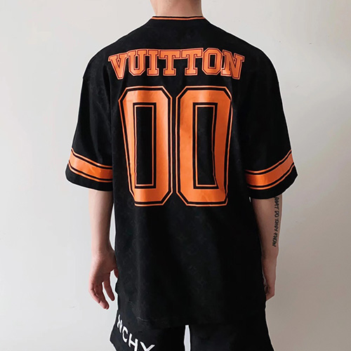 [홍콩명품.LOUIS VUITTON] 루이비통 23SS 모노그램 V넥 넘버 반팔 티셔츠 1AB6FZ, BM6786, MF, 온라인명품쇼핑몰,의류,무브타임사이트,인터넷쇼핑몰,해외직구