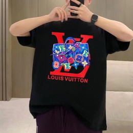 [홍콩명품.LOUIS VUITTON] 루이비통 23SS 로고 그래픽 프린트 반팔 티셔츠 (2컬러), BM7429, GG, 온라인명품쇼핑몰,남자명품의류,인터넷쇼핑몰,해외직구