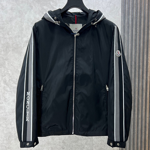 [홍콩명품.MONCLER] 몽클레어 23SS 로고 후드 바람막이 자켓 (블랙), BM8229, JS, 온라인명품쇼핑몰,남자명품의류,인터넷쇼핑몰,해외직구