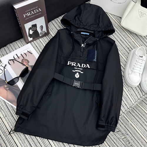 [홍콩명품,PRADA] 프라다 23SS 로고 레이어드 후드 원피스 (블랙), BM9450, TBG, 온라인명품쇼핑몰,남자명품의류,인터넷쇼핑몰,해외직구