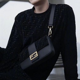 [홍콩명품,FENDI] 펜디 23SS 로고 FF패턴 맨투맨 (블랙), BM9896, TOP, 온라인명품쇼핑몰,남자명품의류,인터넷쇼핑몰,해외직구