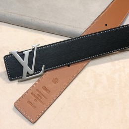 [홍콩명품.LOUIS VUITTON] 루이비통 24SS 로고 LV INITIALES 리버서블 가죽 벨트 (3버클), BT1059, 4.0cm, BRB, 명품레플리카,인터넷쇼핑몰,남자명품,해외직구