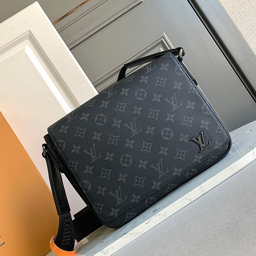 [홍콩명품.LOUIS VUITTON] 루이비통 24SS 디스트릭트 PM 모노그램 이클립스 M46255, BGM2859, 홍콩명품가방,명품쇼핑몰,크로스백,핸드백,구매대행,무브타임