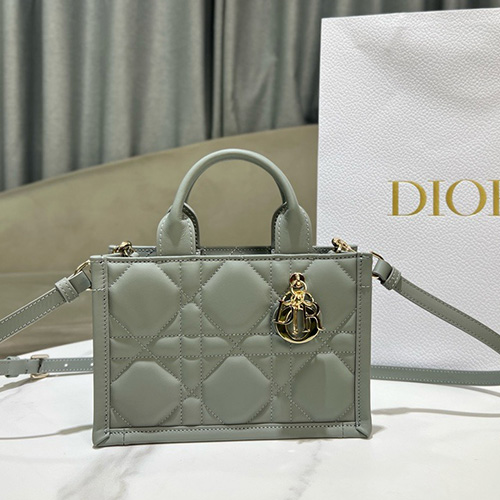 [홍콩명품,Christian Dior] 디올 24SS 로고 BOOK TOTE 미니 핸드백 크로스백 (그레이), BGM3052, 홍콩명품가방,명품쇼핑몰,크로스백,핸드백,구매대행,무브타임