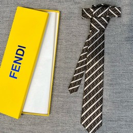 [홍콩명품,FENDI] 펜디 24SS 로고 패턴 남성 넥타이 (브라운-화이트), ET2433, JX, 홍콩명품가방,명품쇼핑몰,크로스백,핸드백,구매대행,무브타임