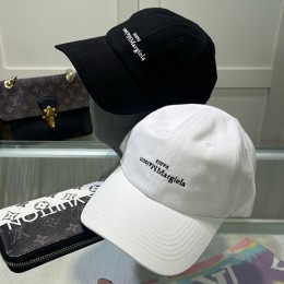 [홍콩명품.Maison Margiela] 메종마르지엘라 24SS 로고 자수 볼캡  모자 (2컬러), CA0218, NNT, 홍콩명품쇼핑몰,인터넷명품,온라인명품사이트,남자명품,해외직구