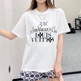 [홍콩명품.LOUIS VUITTON] 루이비통 24SS 로고 그래픽 여성 반팔 티셔츠 (화이트), BM15284, TBG, 홍콩명품의류,구매대행,온라인명품