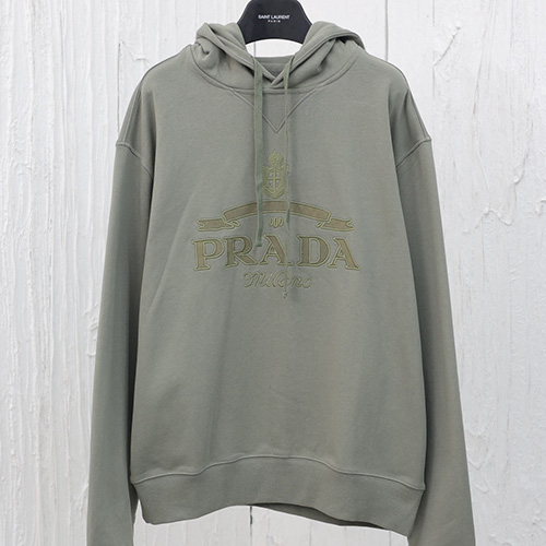 [홍콩명품,PRADA] 프라다 24SS 로고 자수 후드 티셔츠 (카키), BM16196, JU, 홍콩명품의류,구매대행,온라인명품