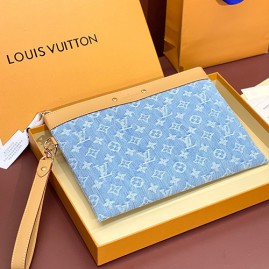 [홍콩명품.LOUIS VUITTON] 루이비통 24SS 로고 모노그램 모노그램 포쉐트 투고 POCHETTE TO-GO 클러치백 M81569 (데님), BGM4013, BDA, 홍콩명품가방,명품쇼핑몰,크로스백,핸드백,구매대행