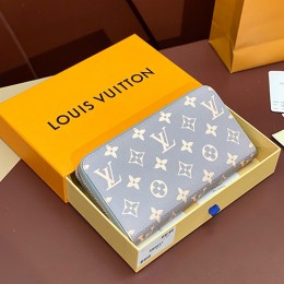 [홍콩명품.LOUIS VUITTON] 루이비통 24SS 로고 모노그램  지피 월릿 M60017 (스카이블루), BGM4047, BDA, 명품지갑,무브타임쇼핑몰,홍콩명품,사이트,명품쇼핑몰