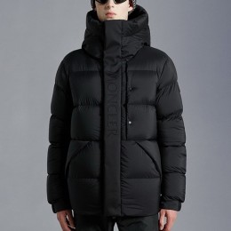 [홍콩명품.MONCLER] 몽클레어 25SS 로고 Madeira 후드 구스다운 패딩 자켓 (블랙), BM18225, S1F, 홍콩명품의류,구매대행,온라인명품