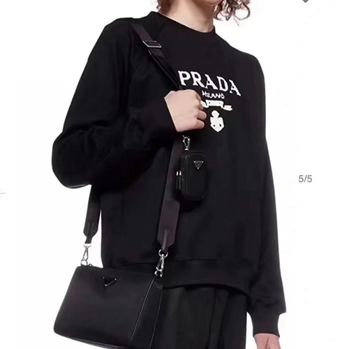 [홍콩명품,PRADA] 프라다 25SS 로고 자수 맨투맨 티셔츠 (블랙), BM18720, JU, 홍콩명품의류,구매대행,온라인명품