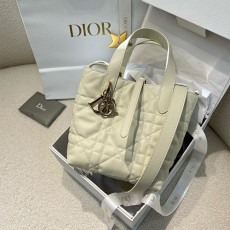 [홍콩명품,Christian Dior] 디올 25SS 로고 TOUJOURS 스몰 토트백 핸드백 (아이보리), BGM4648, BDA, 홍콩명품가방,명품쇼핑몰,크로스백,핸드백,구매대행