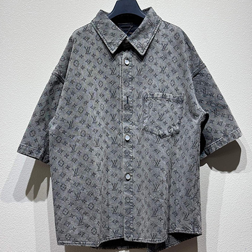 [홍콩명품.LOUIS VUITTON] 루이비통 25SS 로고 모노그램 데님 반팔 남방 셔츠 + 데님 쇼츠 반바지 상하의 세트 (그레이), BM19634, KB, 홍콩명품의류,구매대행,온라인명품