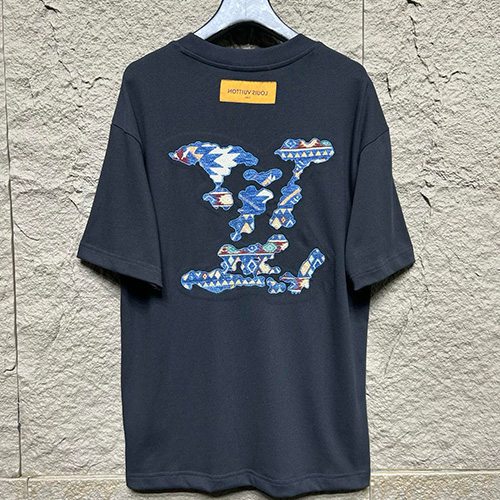 [홍콩명품.LOUIS VUITTON] 루이비통 25SS 로고 그래픽 자수 반팔 티셔츠 (3컬러), BM19816, KB, 홍콩명품의류,구매대행,온라인명품