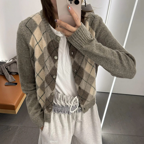 [홍콩명품.CELINE] 셀린느 25SS 로고 여성 캐시미어 라운드넥 니트 가디건 (브라운), BM19846, 13C, 홍콩명품의류,구매대행,온라인명품