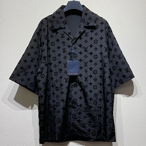 [홍콩명품.LOUIS VUITTON] 루이비통 25SS 로고 모노그램 파자마 반팔 셔츠 + 쇼츠 반바지 상하의 세트 (블랙), BM20267, KB, 홍콩명품의류,구매대행,온라인명품