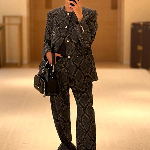 [홍콩명품.LOUIS VUITTON] 루이비통 25SS 로고 패턴 라운드넥 데님 자켓 1AHBDD + 데님 팬츠 진 청바지 상하의 세트 (블랙), BM20275, KB, 홍콩명품의류,구매대행,온라인명품