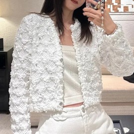 [홍콩명품.CHANEL] 샤넬 25SS 로고 패턴 여성 라운드넥 니트 가디건 자켓 (화이트), BM20583, PG, 홍콩명품의류,구매대행,온라인명품