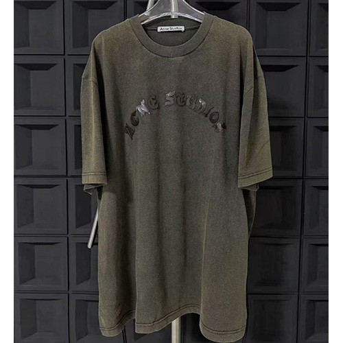 [홍콩명품.ACNE STUDIO] 아크네스튜디오 25SS 로고 레더 장식 반팔 티셔츠 (카키), BM20606, X2, 홍콩명품의류,구매대행,온라인명품