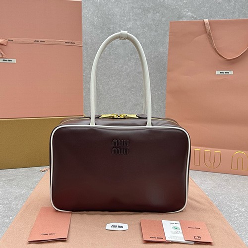 [홍콩명품, MiuMiu] 미우미우 25SS 로고 Beau 핸드백 (2컬러), BGM4770, BDA, 홍콩명품가방,명품쇼핑몰,크로스백,핸드백,구매대행