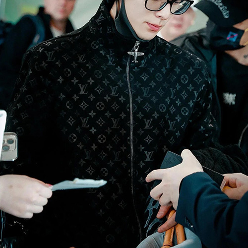 [홍콩명품.LOUIS VUITTON] 루이비통 25SS 로고 모노그램 레더 봄버 자켓 1AHBTQ (2컬러), BM20694, JU, 홍콩명품의류,구매대행,온라인명품