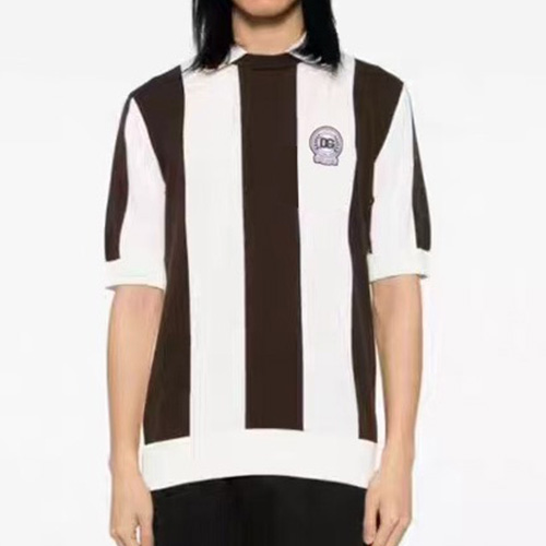 [홍콩명품.D&G] 돌체앤가바나 25SS 로고 스트라이프 카라 폴로 니트 반팔 티셔츠 (화이트-와인), BM20895, JU, 홍콩명품의류,구매대행,온라인명품