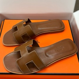[홍콩명품.Hermes] 에르메스 25SS 로고 여성 레더 가죽 샌들 슬리퍼 (브라운), SE4965, H3, 명품스니커즈,운동화,구두,로퍼,하이탑,신발
