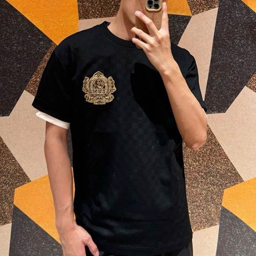 [홍콩명품.LOUIS VUITTON] 루이비통 25SS 로고 그래픽 다미에 반팔 티셔츠 (블랙), BM20963, YS, 홍콩명품의류,구매대행,온라인명품