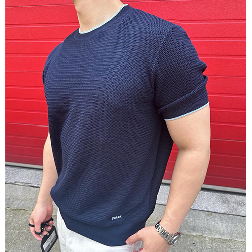 [홍콩명품,PRADA] 프라다 25SS 로고 니트 반팔 티셔츠 (네이비), BM21049, JL, 홍콩명품의류,구매대행,온라인명품