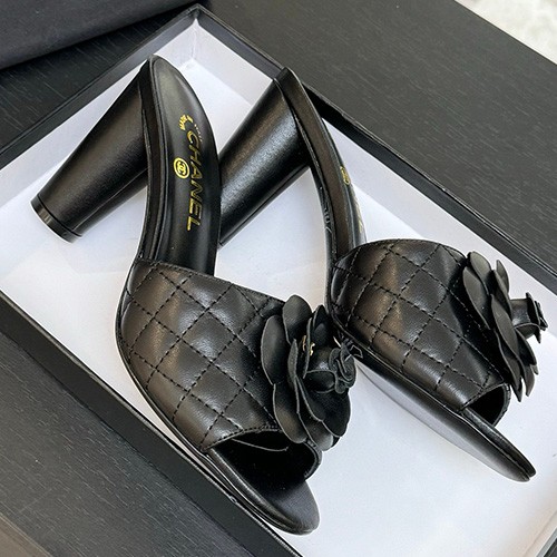 [홍콩명품.CHANEL] 샤넬 25SS 로고 여성 플라워 장식 레더 가죽 퀄팅 굽 샌들 (블랙), SE5119, GHS, 명품스니커즈,운동화,구두,로퍼,하이탑,신발