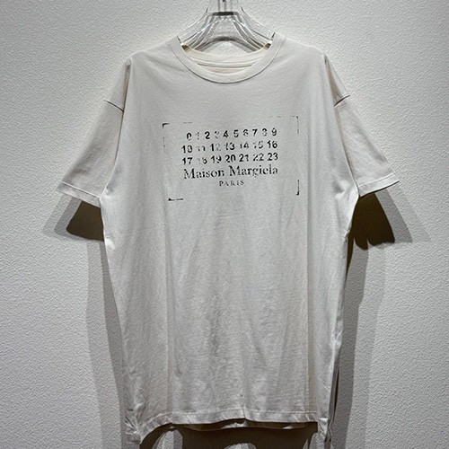 [명품레플리카.Maison Margiela] 메종마르지엘라 25SS 로고 빈티지 반팔 티셔츠 (2컬러), BM21206, KB, 홍콩명품의류,구매대행,온라인명품