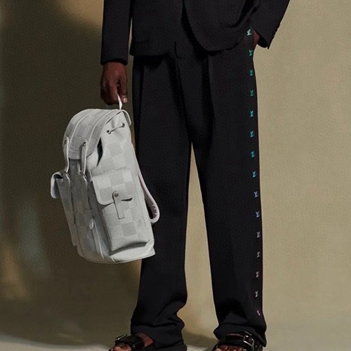 [명품레플리카.LOUIS VUITTON] 루이비통 25SS 로고 LV자수 팬츠 바지 (블랙), BM21230, KB, 홍콩명품의류,구매대행,온라인명품