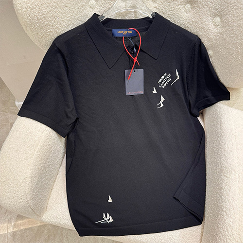 [홍콩명품.LOUIS VUITTON] 루이비통 25SS 로고 자수 카라 폴로 반팔 티셔츠 (블랙), BM21433, JU, 명품레플리카,미러급,온라인쇼핑몰사이트