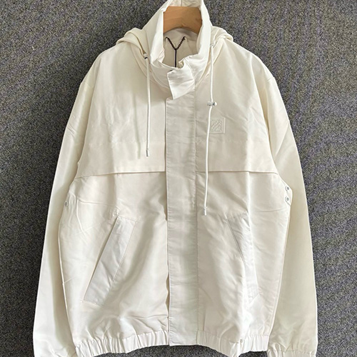 [홍콩명품.LOUIS VUITTON] 루이비통 25SS 로고 자수 후드 바람막이 자켓 (아이보리), BM21467, JU, 명품레플리카,미러급,온라인쇼핑몰사이트