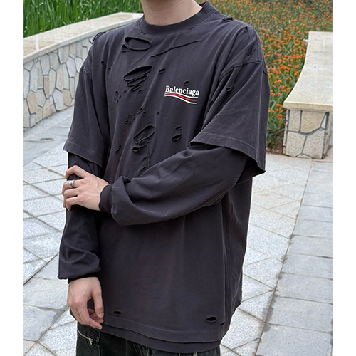 [홍콩명품.BALENCIAGA] 발렌시아가 25SS 웨이브로고 프린트 빈티지 2톤 긴팔 티셔츠 (네이비), BM21515, JL, 명품레플리카,미러급,온라인쇼핑몰사이트