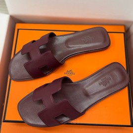 [홍콩명품.Hermes] 에르메스 25SS 로고 여성 레더 가죽 샌들 슬리퍼 (와인), SE5325, H3, 명품스니커즈,운동화,구두,로퍼,하이탑,신발