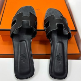 [홍콩명품.Hermes] 에르메스 25SS 로고 여성 레더 가죽 샌들 슬리퍼 (블랙), SE5326, H3, 명품스니커즈,운동화,구두,로퍼,하이탑,신발