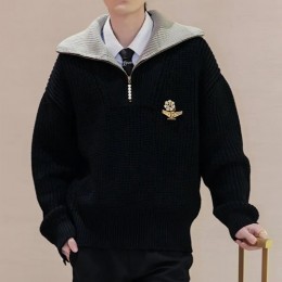 [가격문의][홍콩명품.LOUIS VUITTON] 루이비통 25SS 로고 뱃지 니트 스웨터 1AHC14 (블랙), BM21677, KK, 홍콩명품가방,명품쇼핑몰,크로스백,핸드백,구매대행