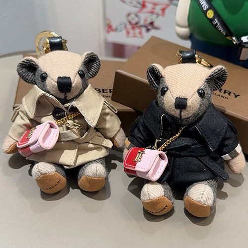 [홍콩명품.Burberry] 버버리 25SS 로고 THOMAS 키홀더 키링 백참 (2컬러), ET3096, NNT, 홍콩명품의류,구매대행,온라인명품