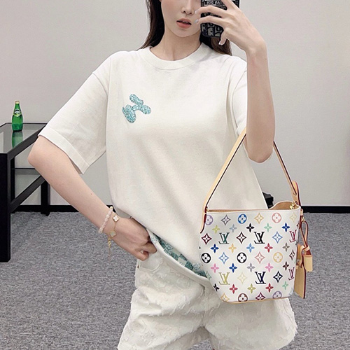 [홍콩명품.LOUIS VUITTON] 루이비통 25SS 로고 여성 니트 반팔 티셔츠 (화이트), BM21777, TBG, 레플리카의류,미러급사이트