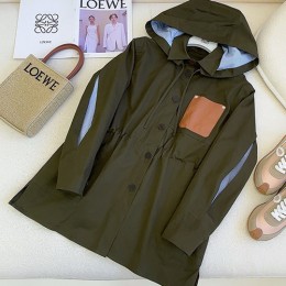 [홍콩명품.LOEWE] 로에베 25SS 로고 여성 후드 코트 자켓 (카키), BM21805, COCO, 레플리카의류,미러급사이트
