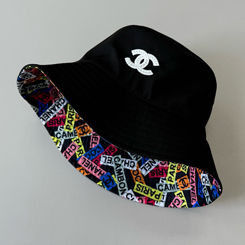 [홍콩명품.CHANEL] 샤넬 25SS 로고 자수 벙거지 모자 (블랙), CA0395, BC, 명품레플리카 모자 캡 남자여자