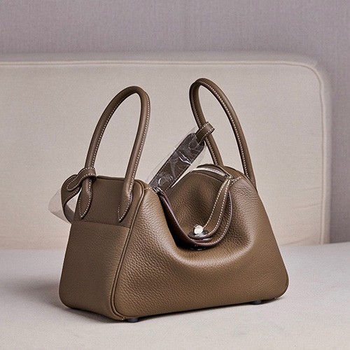 [홍콩명품.Hermes] 에르메스 25SS 로고 Lindy 26 토트백 핸드백 (브라운-은장), BGM5063, BDA, 홍콩명품가방,명품쇼핑몰,크로스백,핸드백,구매대행
