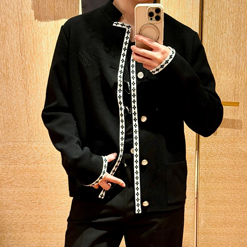 [홍콩명품.LOUIS VUITTON] 루이비통 25SS 로고 니트 가디건 1AGTLO (블랙), BM21892, KB, 레플리카의류,미러급사이트