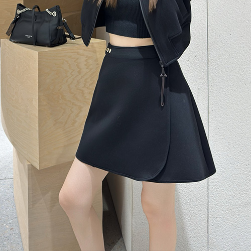 [홍콩명품.LOUIS VUITTON] 루이비통 25SS 로고 여성 모노그램 미니 스커트 (2컬러), BM21978, MC, 레플리카의류,미러급사이트