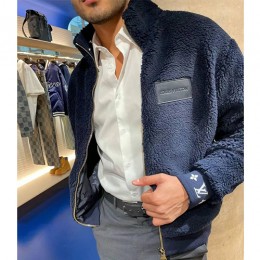 [가격문의][홍콩명품.LOUIS VUITTON] 루이비통 25SS 로고 모노그램 플리스 자켓 1AGLXN (네이비), BM22030, KK, 레플리카의류,미러급사이트